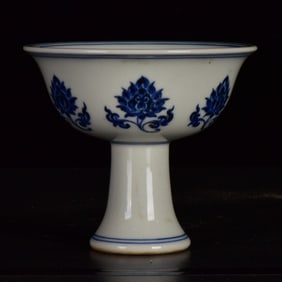 An Exquisite Blue and White Flower Pattern Stem Cup