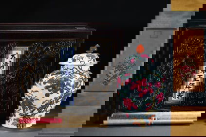 An Exquisite Famille-Rose Painted Gold Litchi Pattern Cover Jar,with Poem,with Vertical Scroll