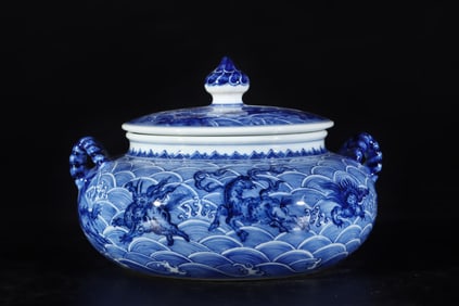 An Exquisite Blue and White Seawater and Dragon Pattern Double-Ears Jar with Cover