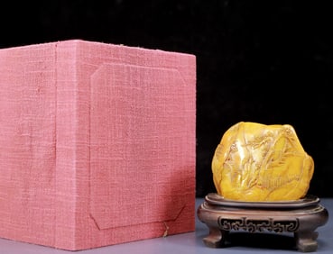 An Exquisite Tianhuang Stone Landscape and Figure Pattern Ornament