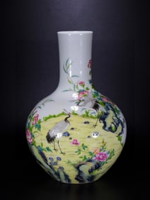 A Rare Enamel Flower and Bird Pattern Vase,with poem