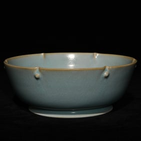An Exquisite Ru yao Celadon Glazed Bowl