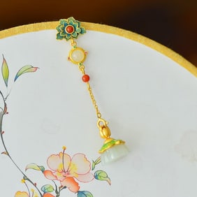 An Exquisite Sterling Silver-Gold Plated Inlaid White Jade Enamel Pendant