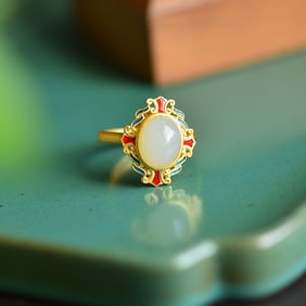 An Exquisite Sterling Silver-Gold Plated Inlaid White Jade Ring