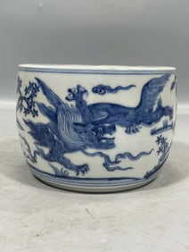 A Exquisite Blue and White Dragon Pattern Vat