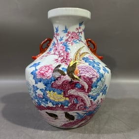 A Exquisite Famille-Rose Flower and Bird Pattern Vase