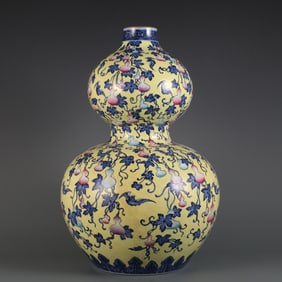 A Exquisite Yellow Ground Blue and White Famille-Rose Bats and Peach Pattern Gourd-Shaped Vase