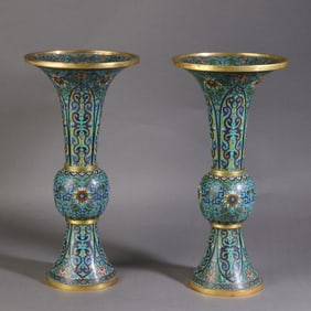 A pair of Exquisite Cloisonne Interlocking Lotus Pattern Vase