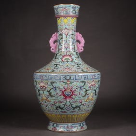 A Exquisite Green Ground Famille-Rose Flower Pattern Double-Ears Vase