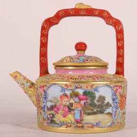 A Exquisite Famille-Rose Carved Gold Ground Figures Pattern Ewer