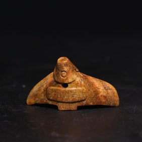 A Exquisite Archaic Jade Bird Sculpture