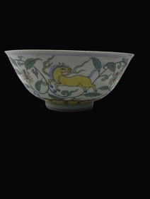 A Exquisite Blue and White Famille-Rose Horse Pattern Bowl