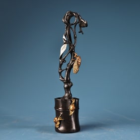 A Exquisite Bronze Painted Gold Cicada Pattern Brush Holder