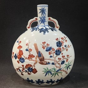 A Exquisite Blue and White Wucai Flower and Bird Pattern Vase