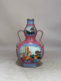 A Exquisite Famille-Rose Figures Pattern Double-Ears Ewer