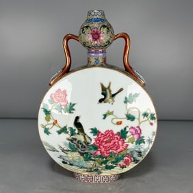 A Exquisite Famille-Rose Painted Gold Flower and Bird Pattern Double-Ears Gourd-Shaped Vase