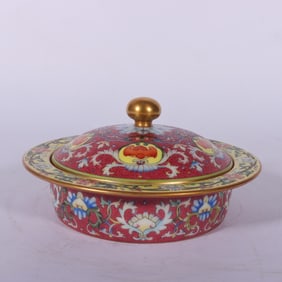 A Exquisite Famille-Rose Ruby Red-Glazed Lotus Pattern Box