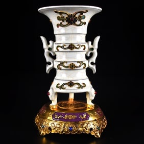 A Exquisite Ge Yao Ice Crackle Pattern Gem-Inlaid Vase