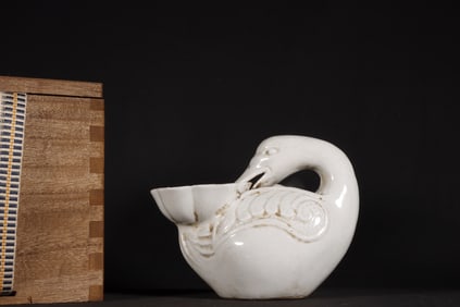 A Exquisite Xing yao White Glaze Goose-Shaped Water Pot