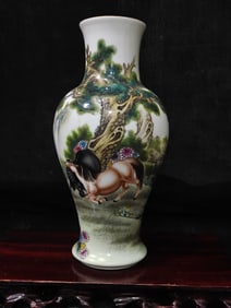 A Exquisite Famille-Rose Horse Pattern Vase