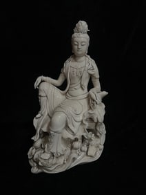 A Exquisite Blanc-De-Chine Statue of Avalokitesvara Ornament
