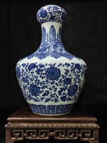 A Exquisite Blue and White Lotus Pattern Vase