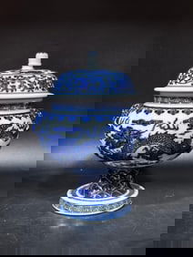 A Exquisite Blue and White Dragon and Phoenix Pattern Censer