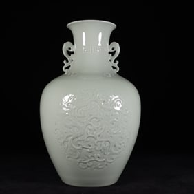A Exquisite Pea-Green Glaze Carved Phoenix Pattern Double-Ears Jar