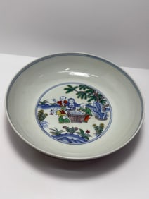 A Exquisite Blue and White Figures Pattern Plate
