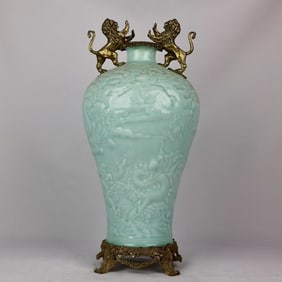 A Exquisite Cyan Glazed Inlaid Copper Carved Lion Double Ear Vase