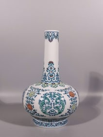 A Exquisite Blue and White Doucai Lotus Pattern Vase