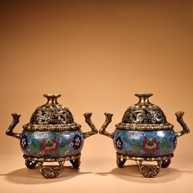 A pair of Exquisite Gilt Bronze Cloisonne Flower Pattern Censer