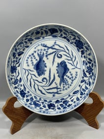 A Exquisite Blue and White Fish and Lotus Pattern Plate