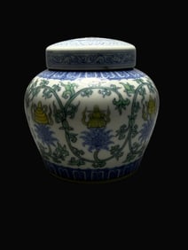 A Exquisite Blue and White Flower Pattern Jar