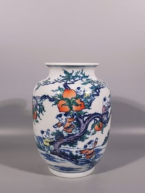 A Exquisite Blue and White Doucai Character and Story Pattern Vase