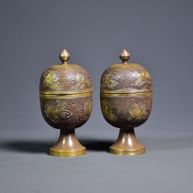 A pair of Exquisite Pure Silver Gilt Jars