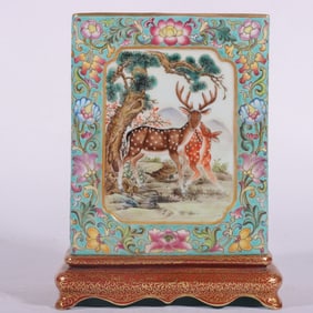 A Exquisite Enamel Green Ground Lotus Deer Pattern Brush Pot