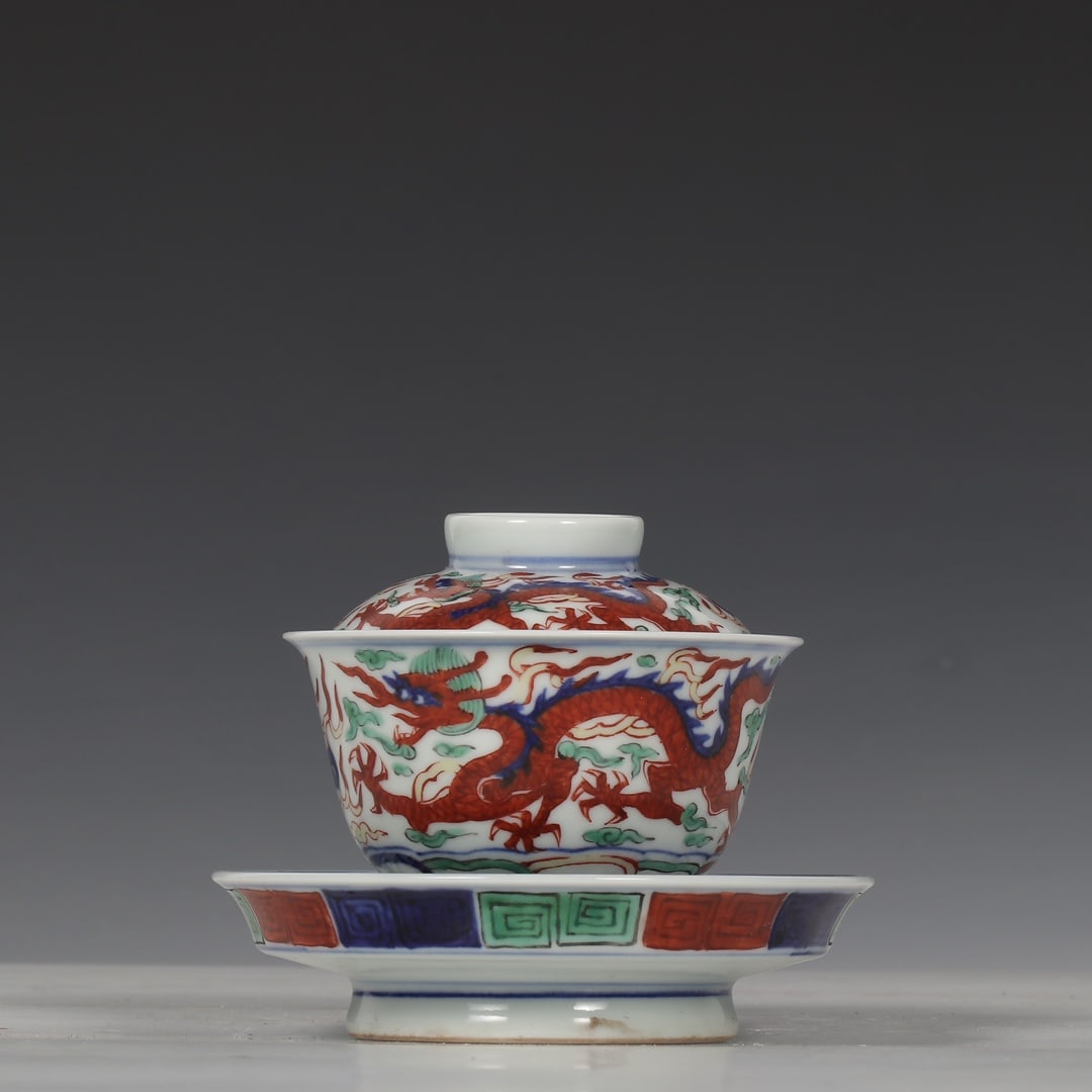 A Set of Exquisite Wucai Dragon Pattern Bowl (1 of 8)