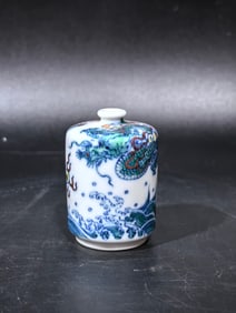 A Exquisite Doucai Seawater Dragon Pattern Snuff Bottle