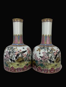 A pair of Exquisite Famille-Rose Flower and Bird Pattern Vase