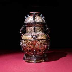 A Exquisite Hotan Jade Auspicious Beast Pattern Vase