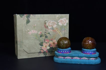 A pair of Exquisite Hotan Jade Hand Ornament