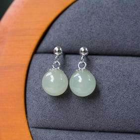 A pair of Exquisite  Silver Inlaid Hotan Jade Bead Ear Stud