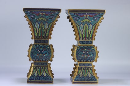 A Pair of Exquisite Cloisonne Beast-Face Pattern Vase