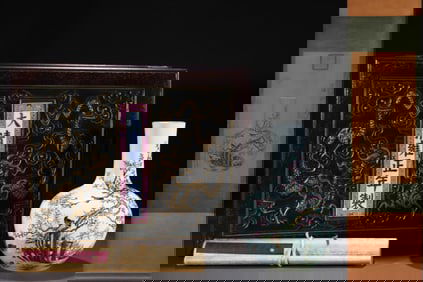 An Exquisite Famille-Rose Painted Gold Flower and Bird Pattern with poem Vase