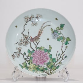 An Exquisite Famille-Rose Flower and Bird Pattern Plate