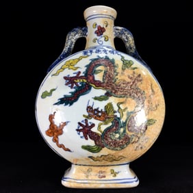 An Exquisite Doucai Dragon Pattern Flower Pattern Double-Ears Vase