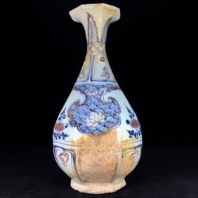 An Exquisite Blue and White Underglaze-Red Eight Treasures Pattern Flower Pattern Vase