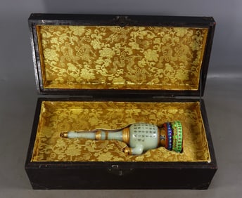 An Exquisite White Jade Cover with Gold with poem Vase