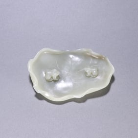 An Exquisite White Jade Frog Pattern Brush Washer